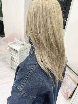 モナバイルーブル(MONA by Louvre) 【MONA】プラチナブロンド／ベージュ／ケアブリーチ／リタッチ