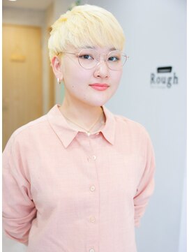 ラフ 八乙女(Rough) ピンクベージュ/アンブレラカラー/クールショート/前髪/八乙女