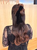 アール バイ ニーナ(R by NINA)&nbsp;【R Saya】カチモリハーフアップ