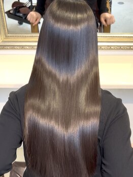 シアン(CYAN)の写真/【最強保湿】メテオトリートメントで乾燥に負けない髪質へ☆冬でもパサつかず、サラサラな手触りに感動！