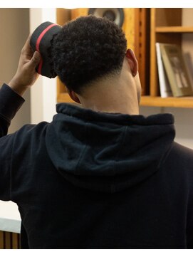 ポリッシュマン コウベ(POLISHMAN.KOBE) ショートアフロ / テーパーフェード / スキンフェード