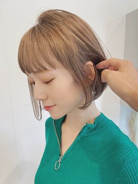 ヘアーアイスカルテット(HAIR ICI QUARTET) ぱつっとボブ ミニボブ ミルクティカラー ショート