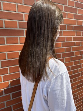 イイナヘアガレージ(117) 【117hairgarage】大人かわいい_グレーベージュ_ロング