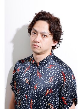 ラヴィニュースタンダードバーバーハナレ 新宿(LAVIE) ミディアムパーマスタイル