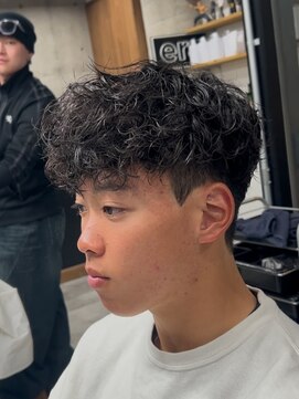 イーラ(era) スペインカール　ツイストスパイラル眉カットメンズパーマ