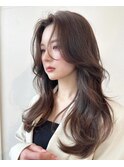 上品さと可愛さと色気のあるヘアです。　顔まわりのゆるレイヤー