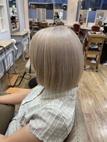 ヘアーアンドエステティック アイビジン 四日市店(Hair&Esthetic I BiJiN) ホワイトベージュ