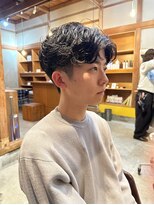 ノフ(knof)&nbsp;強めフェザーパーマ × フェザーショート × センターパート