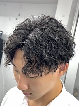 オーバル ジングウマエ(OVARL jingumae) 縦落ちツイストスパイラルセンターパート