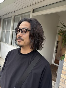 トレパルッキエーレサカイ(tre parrucchiere sakai) 縦落ちウェーブパーマ