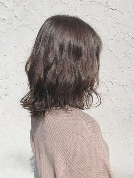 ルッツ (Lutz hair design) スモーキーベージュ