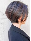 前下がりハンサムショート/黒髪耳かけマニッシュショートボブ