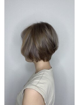 フロート 小阪店(float) ミルクティベージュ_外ハネボブ,アッシュブラウン,ネオウルフ