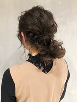 アルバム 新宿(ALBUM SHINJUKU)&nbsp;カジュアルポニーアレンジ_耳かけウェーブパーマ_ba260794