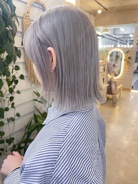 ジゼル 博多筑紫口店(GiseL) White grey♪