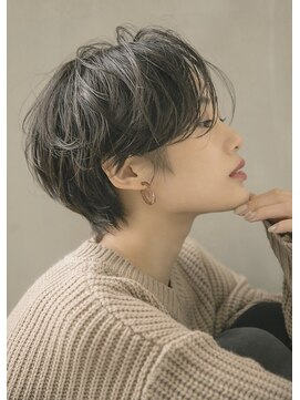 スタンド バイ ヘアー アンド コーヒー 恵比寿(STAND By HAIR ＆ Coffee) 【似合わせカット】横顔美人センターパートショート
