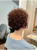 癖毛を生かしたカーリーショート