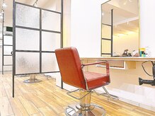 美人髪ラボ 神戸元町店の雰囲気（ひと息落ち着けるセットブースで、*美人髪*に導く施術を体験♪）