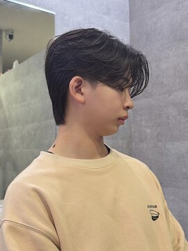 ノヴァ 天王寺(NOVA) 前下がりセンターパート