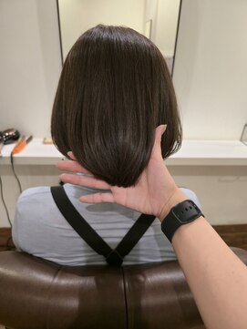 インビテーション(invitation) アッシュベージュ