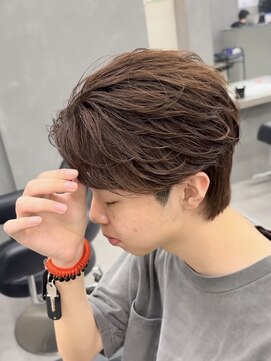 オーバルバイアピッシュ(OVARL by apish) フェザーパーマシャドウパーマニュアンスパーマサーフカール原宿