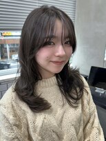 ジーナ 梅田(Zina) 透明感オリーブグレージュ【Zina梅田】