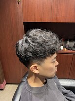 リバティシェアバーバー 銀座(LIBERTY SHARE BARBER)&nbsp;スペインカール/メンズパーマ/スキンフェード/外国人風/強め
