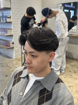 ザデイ カットアンドカルチャーショップ(THE DAY CUT&CULTURE SHOP) ニュアンスパーマ×テーパーフェード