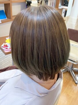 スローリー(slowly) 【slowly】　グレージュショート