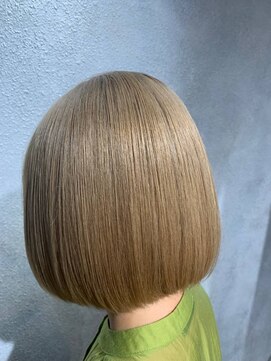 アンド(&.) ハイトーンボブ