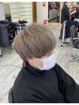 トウキョウヨシつね 御幸ヶ原店(TOKYO Yoshi) ミルクティーベージュ