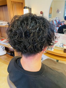 ジャンテーユ ガレ(GENTILLE GALLE) 黒髪センターパートツイストスパイラル