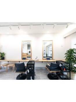 コンテスト受賞経験のあるスタイリストが在籍！フルフラットで温かくなるシャンプー台で極上のおもてなし♪