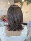 くすみグレージュ×くびれヘア