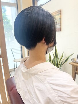 クオリア(Quaria) 大人可愛い♪黒髪前下がりショートボブ丸みショート◎