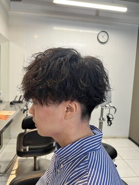 アイズ 海老名(AIZU) 波巻きスパイラルパーマ　刈り上げマッシュ　ゆるふわスタイル