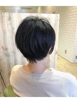 カミケンネクスト(kamiken.next) トップ長め丸みショート小顔クールすっきり【カミケンネクスト】