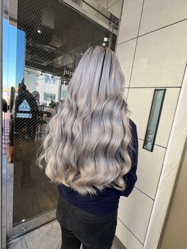 ミラージュ 船橋(Miraju) ホワイトシルバー/カット[船橋/プルエクステ/ダブルカラー]