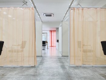 チェレ 新金岡店(Chere)の写真/【メンズ特化/新金岡】ゆったり落ち着ける半個室空間が誕生！周りを気にせずカッコいいを追求しよう◎