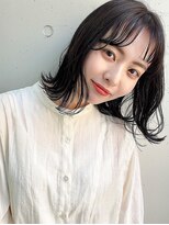 シロ(SiLO) 大人かわいい*ナチュラルグレージュの外ハネミディ