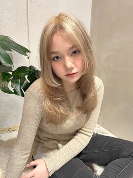 ホテリー(Hotely) ブロンドローライトmixレイヤーカット