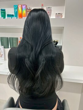 シイム(CYM) 艶髪グレージュ/レイヤーカット/カール