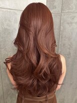 スリー(Three) 温かみのあるアンバーカッパー&上品華やかロング