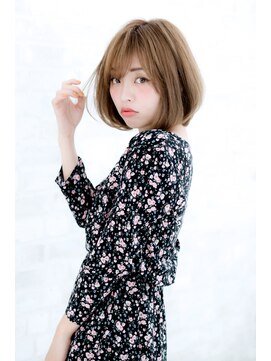 ティファ 自由が丘店(Tiffa) ワンレングレージュひし形ジグザグバング切りっぱなしボブ