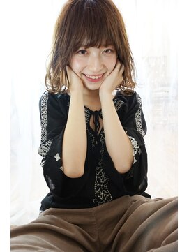 リタ(Lita) 束感bob×シアーベージュ