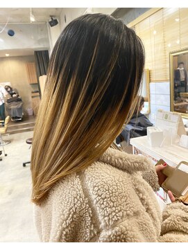 モモ(MOMO) バレイヤージュカラー