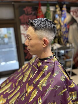 バーバースタイルクラブスリー(BARBER STYLE CLUB 3) スキンフェードウェーブアップスタイル