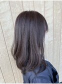 暗めの白髪ぼかしハイライト