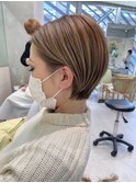 丸みショート 透明感ハイライト アッシュベージュ