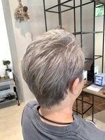 ユリイカビヨウシツ&nbsp;シルバーカラー